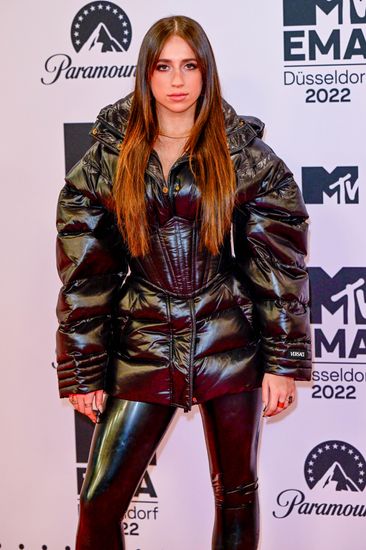 Tate Mcrae Attending 2022 Mtv Emas Editorial Stock Photo - Stock Image ...