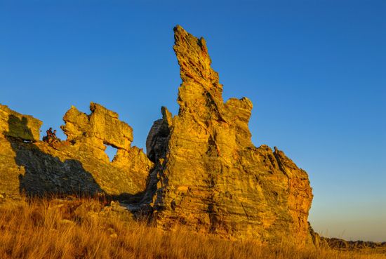 Savannah Huge Rock Formations Sunset Isalo Editorial Stock Photo ...