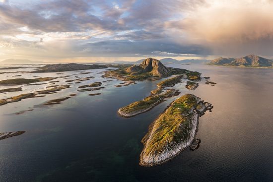 Mount Torghatten Surrounding Islands Broennoeysund Helgoland Editorial ...