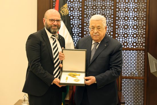 Palestinian President Mahmoud Abbas Grants Bishara Editorial Stock ...