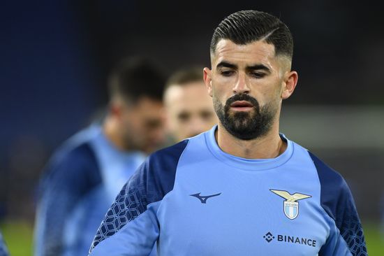 Elseid Hysaj - Lá Phổi Bên Cánh Phải Trong Những Trận Đấu Cam Go