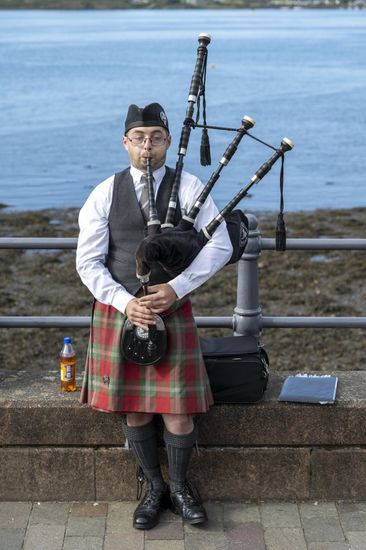 Piper Bagpiper Bagpipe Player Bagpipes Scotland Editorial Stock Photo ...