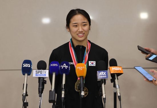 South Korean Badminton Star Seyoung Speaks Editorial Stock Photo ...