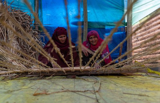 Kashmiri Women Artisans Weave Reed Rice Editorial Stock Photo - Stock ...