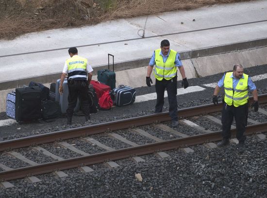 Rescue Workers Scene Piling Passengers Belongings Editorial Stock Photo Stock Image Shutterstock