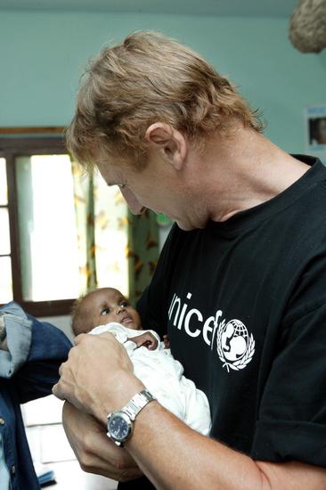 Liam Neeson Holding Child Transit Home Editorial Stock Photo - Stock