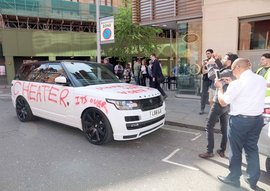 White Range Rover Parked Outside Harrods Editorial Stock Photo - Stock ...