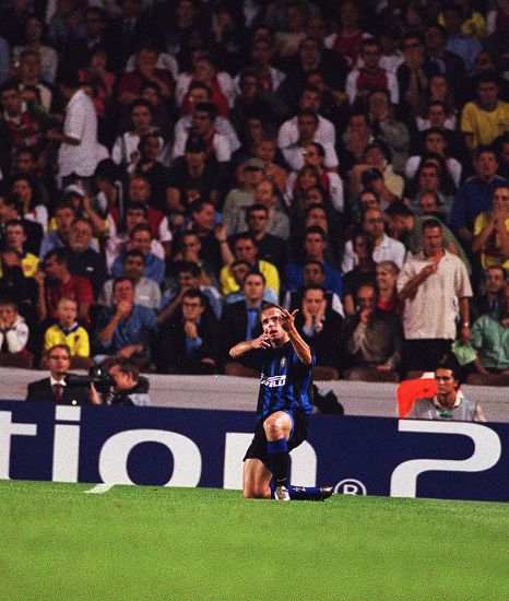 Andy Van Der Meyde Photos et images de collection - Getty Images