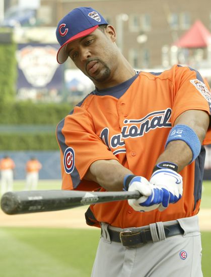 File:Derrek Lee - 2008 - cropped.jpg - Wikipedia