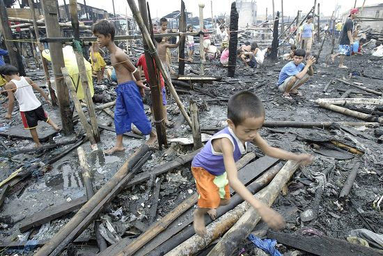 Filipino Children Try Salvage Any Items Editorial Stock Photo - Stock ...