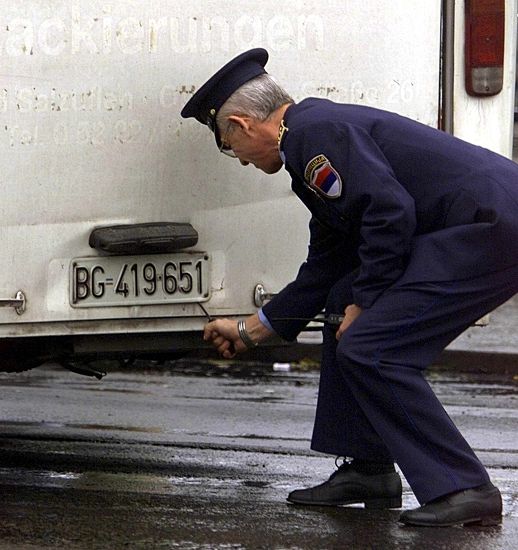 Belgradeyugoslavia Serbian Policeman Take Car Plates Editorial Stock ...