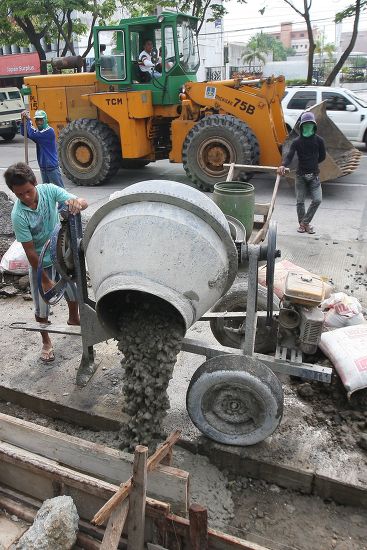 Filipino Controls Cement Mixer Road Construction Editorial Stock Photo ...