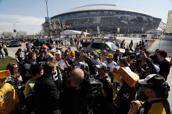 Fans Arrive Outside Cowboy Stadium Several Editorial Stock Photo ...