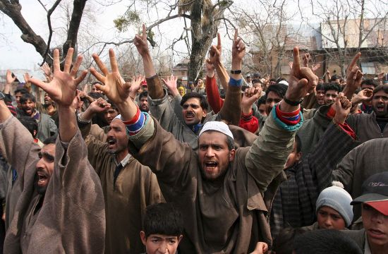 Kashmiri Muslim Villagers Shout Antiindian Army Editorial Stock Photo ...