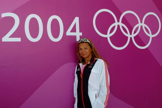 German Swimmer Franziska Van Almsick Stands - Foto de stock de ...