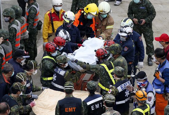 Rescuers Recover Dead Body Collapsed 17storey Editorial Stock Photo ...