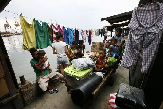 Richard Roxas 35 Pushes Cart Belongings Editorial Stock Photo - Stock ...