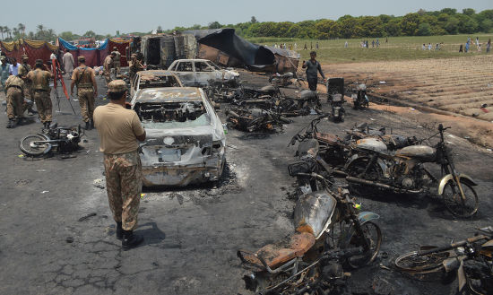 Pakistani Army Soldiers Inspect Scene Oil Editorial Stock Photo - Stock ...