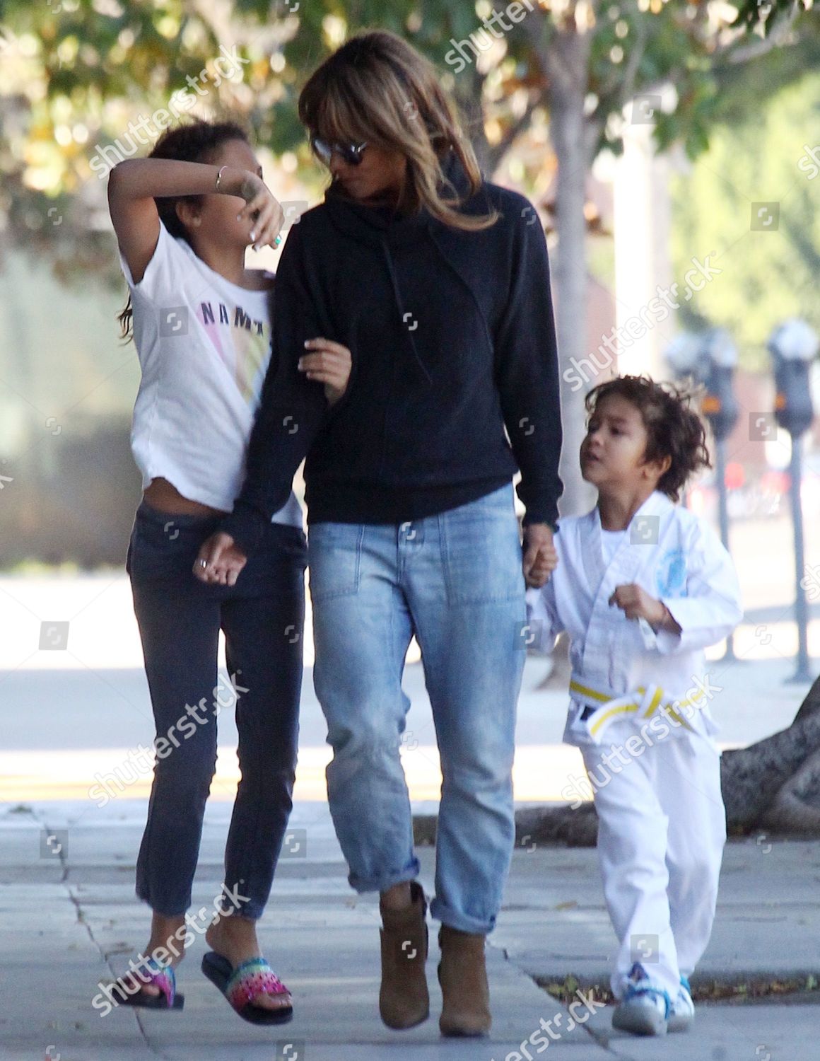 Nahla Aubry Halle Berry Maceo Martinez - Foto De Stock De Contenido ...