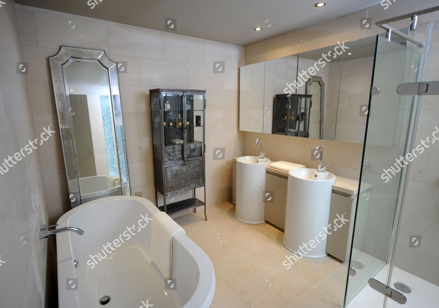 Stunning Ensuite Bathroom Master Bedroom Tiled Limestone