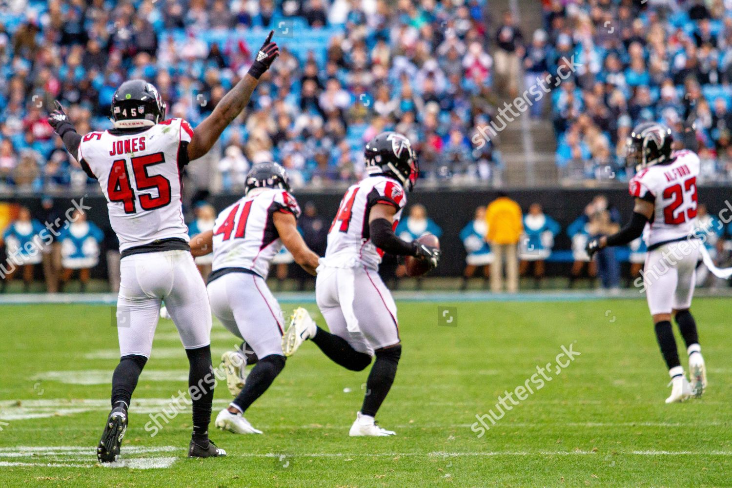 Atlanta Falcons Linebacker Deion Jones 45 Editorial Stock Photo