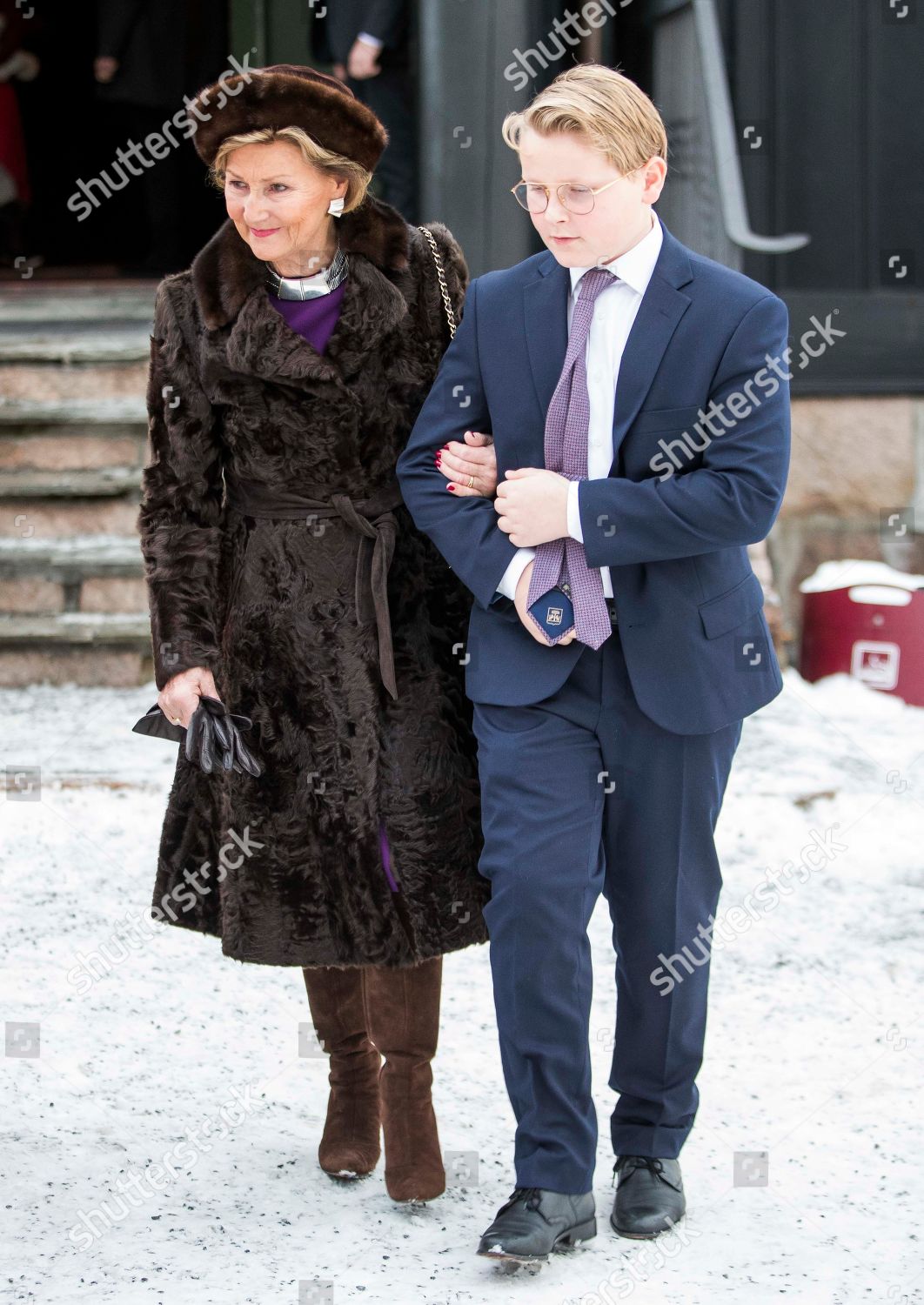royal-family-attend-christmas-day-service-oslo-norway-shutterstock-editorial-10041248c.jpg