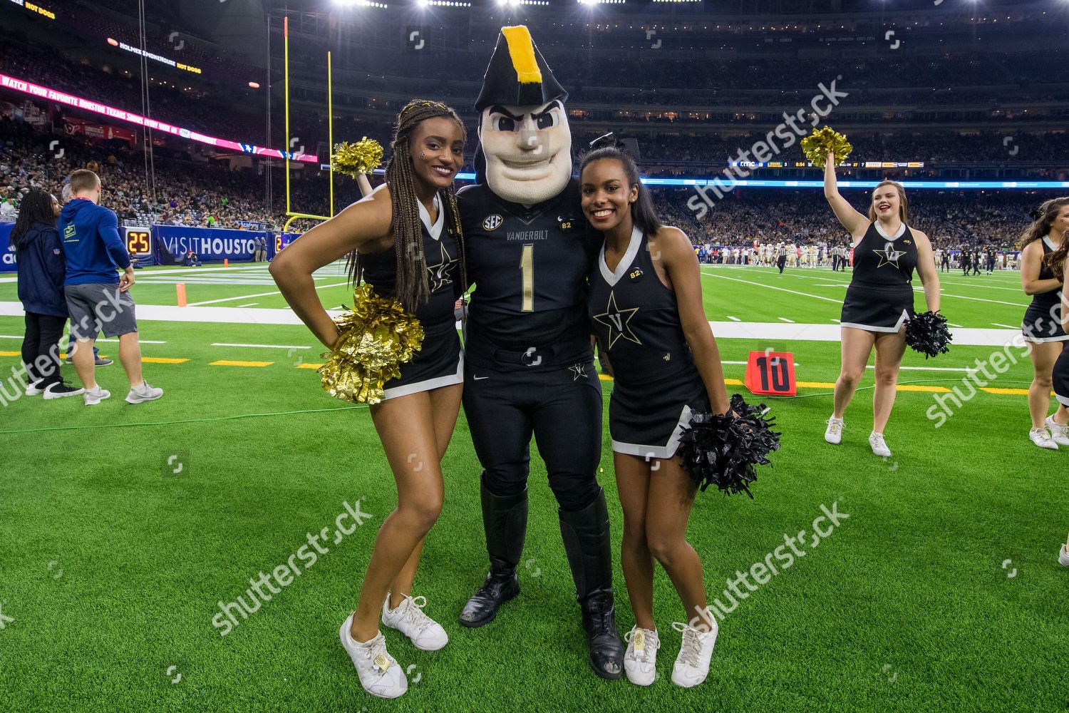 Vanderbilt Mascot Mr Commodore Poses Cheerleaders Editorial Stock Photo ...