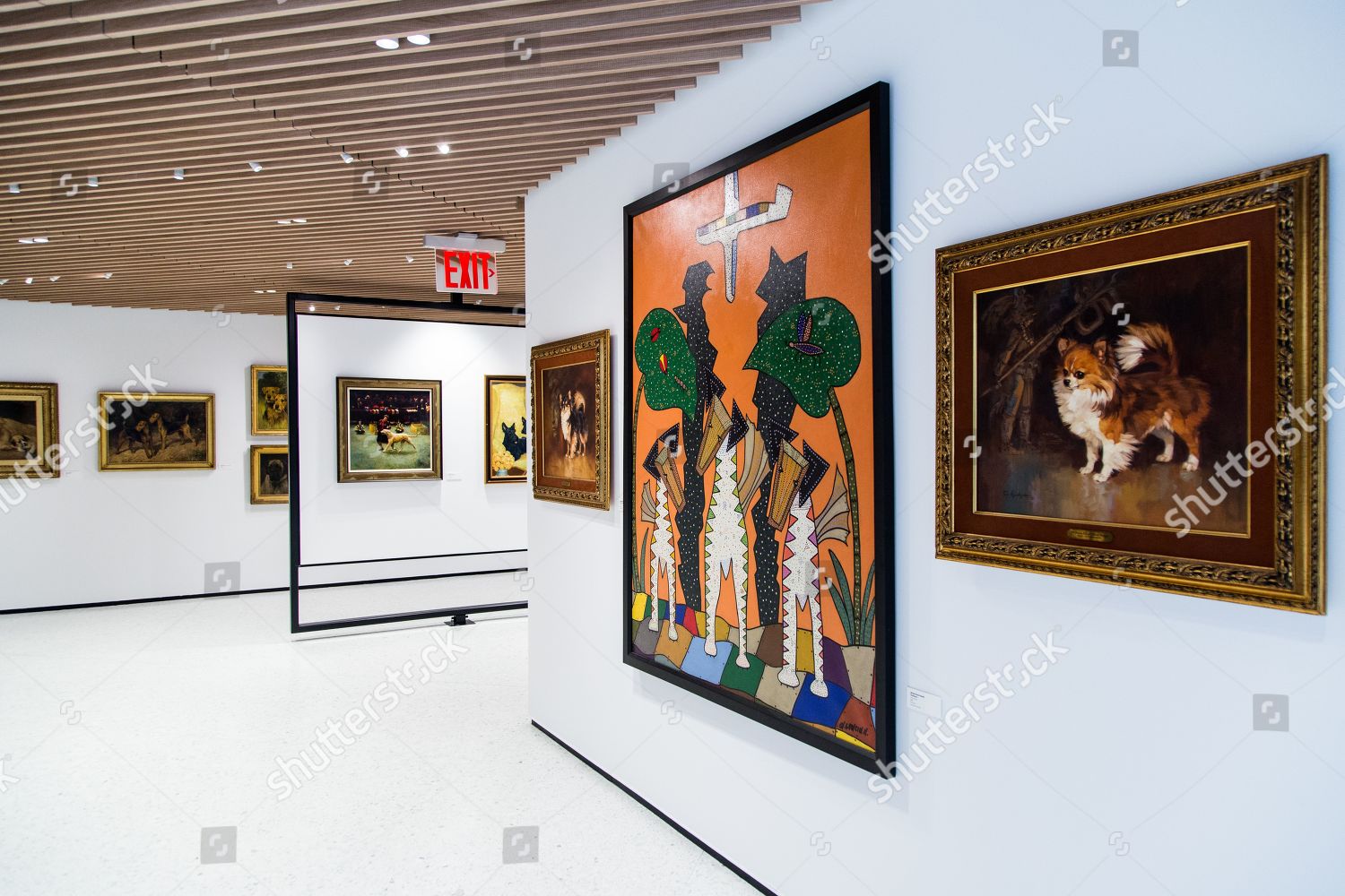 Art Pieces Featuring Dog Breeds On Display のエディトリアルストック写真 ストック画像 Shutterstock