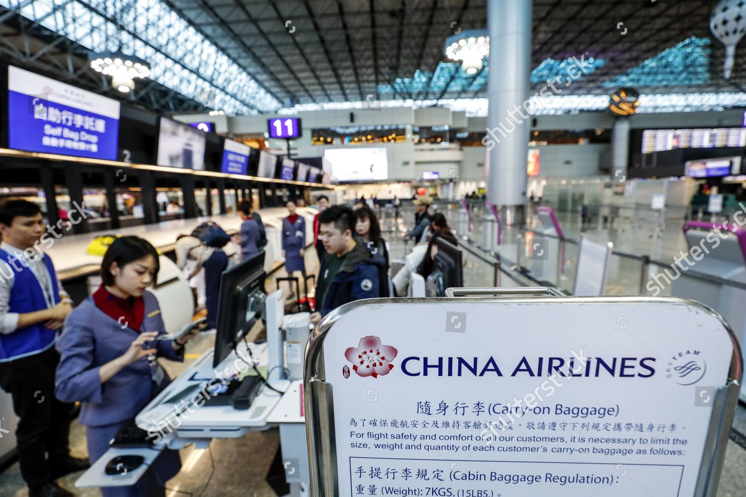 china airlines carry on weight