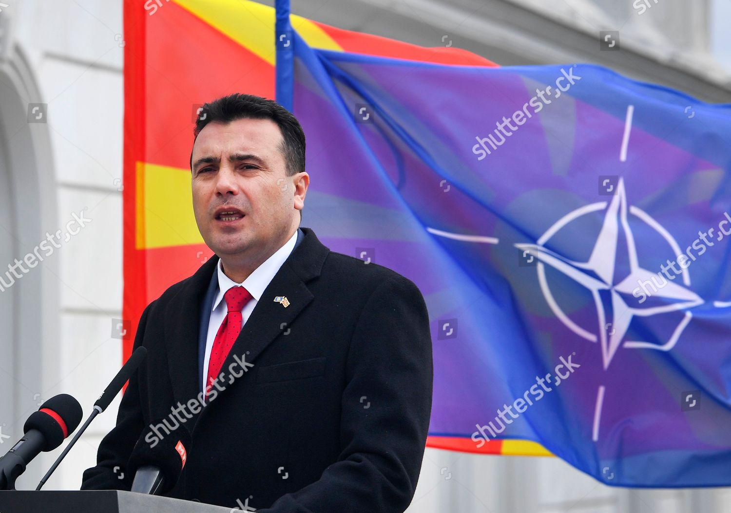 Fyr Macedonian Prime Minister Zoran Zaev Addresses Foto Editorial En Stock Imagen En Stock Shutterstock