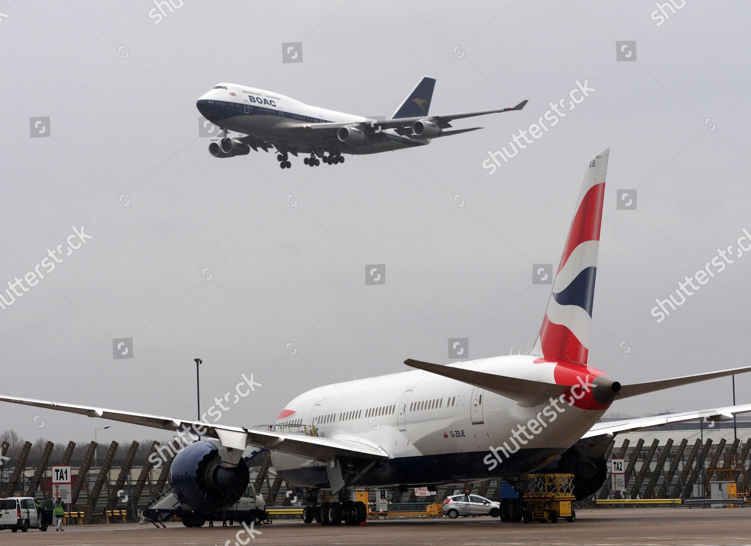 Arrival Heathrow Airport British Airways Boeing Editorial Stock Photo ...