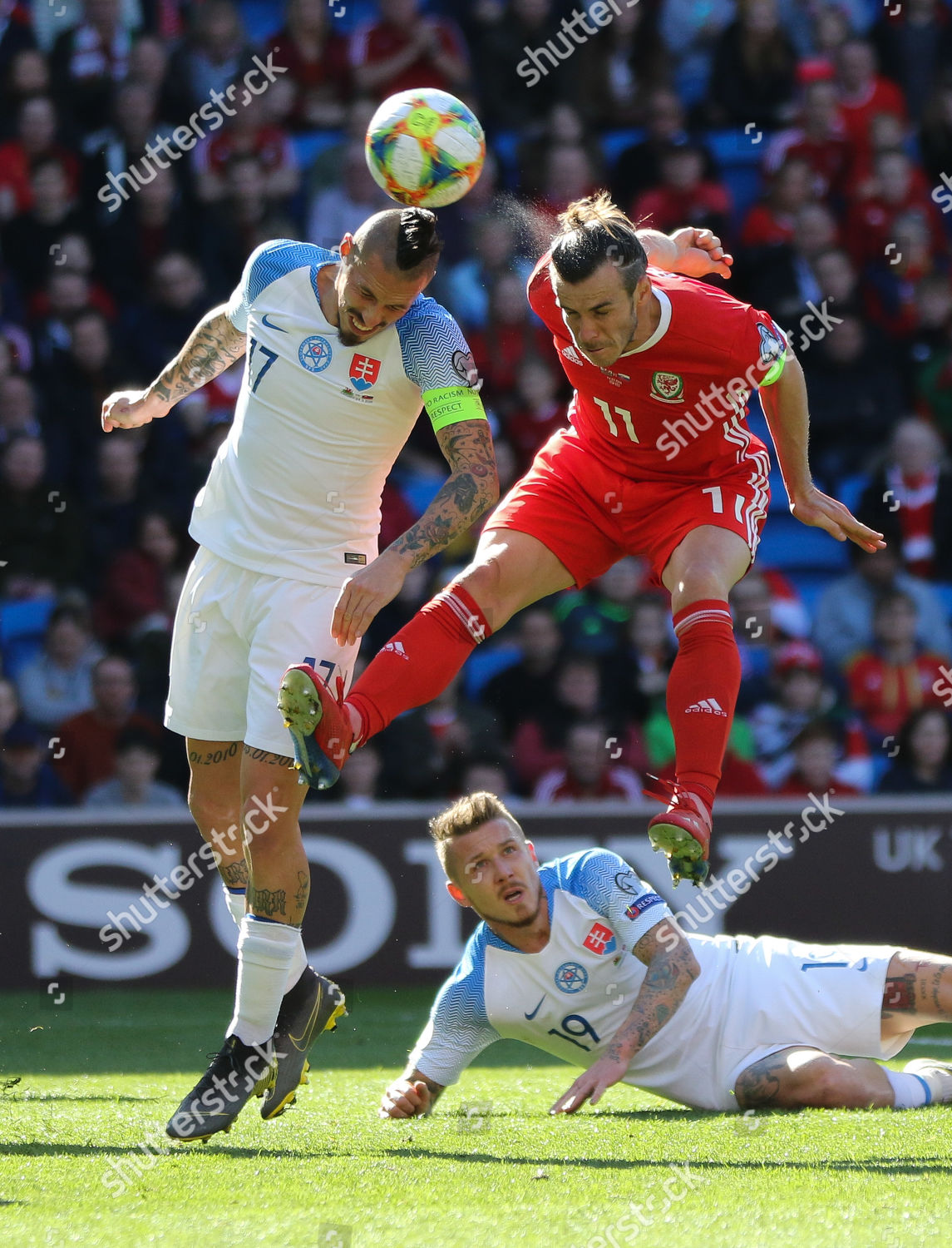 Gareth Bale Wales Compete Ball Marek Hamsik Foto Editorial En Stock Imagen En Stock Shutterstock