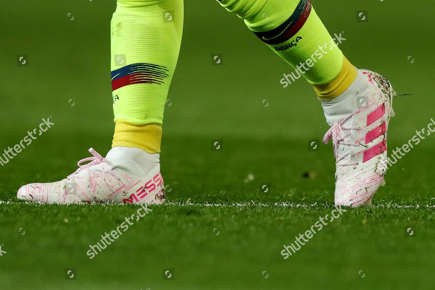 pink boots Lionel Messi Barcelona 