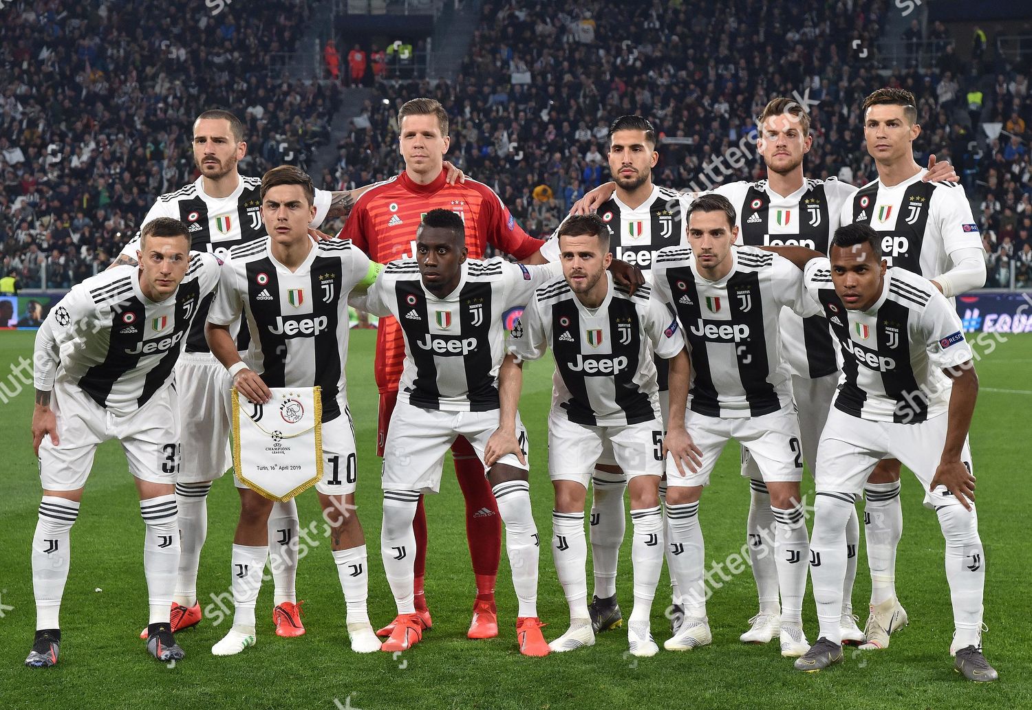 Juventus Starting Eleven Poses Before Uefa Champions