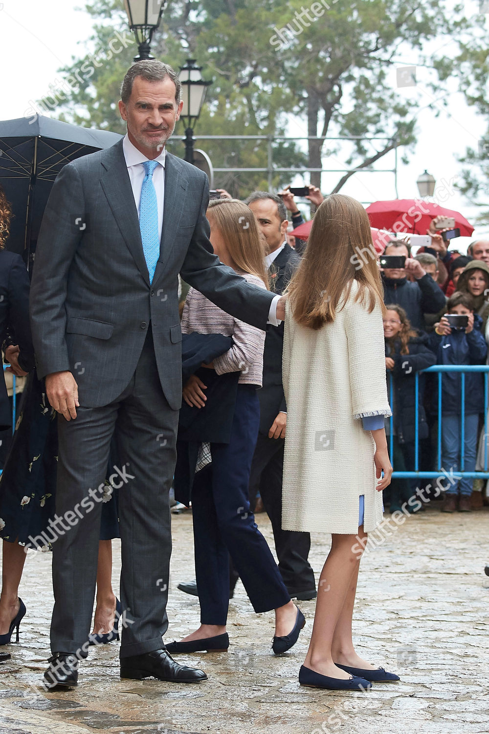 royal-family-attends-mass-in-majorca-palma-de-mallorca-spain-shutterstock-editorial-10215609bd.jpg