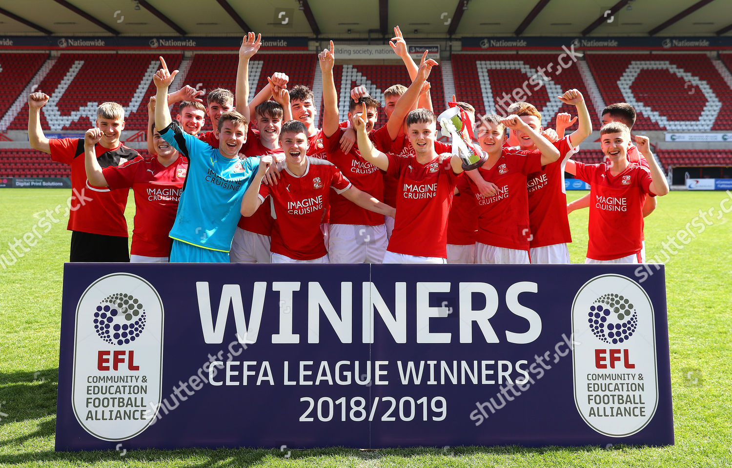 Swindon Town Players Celebrate Efl Cefa South Editorial Stock