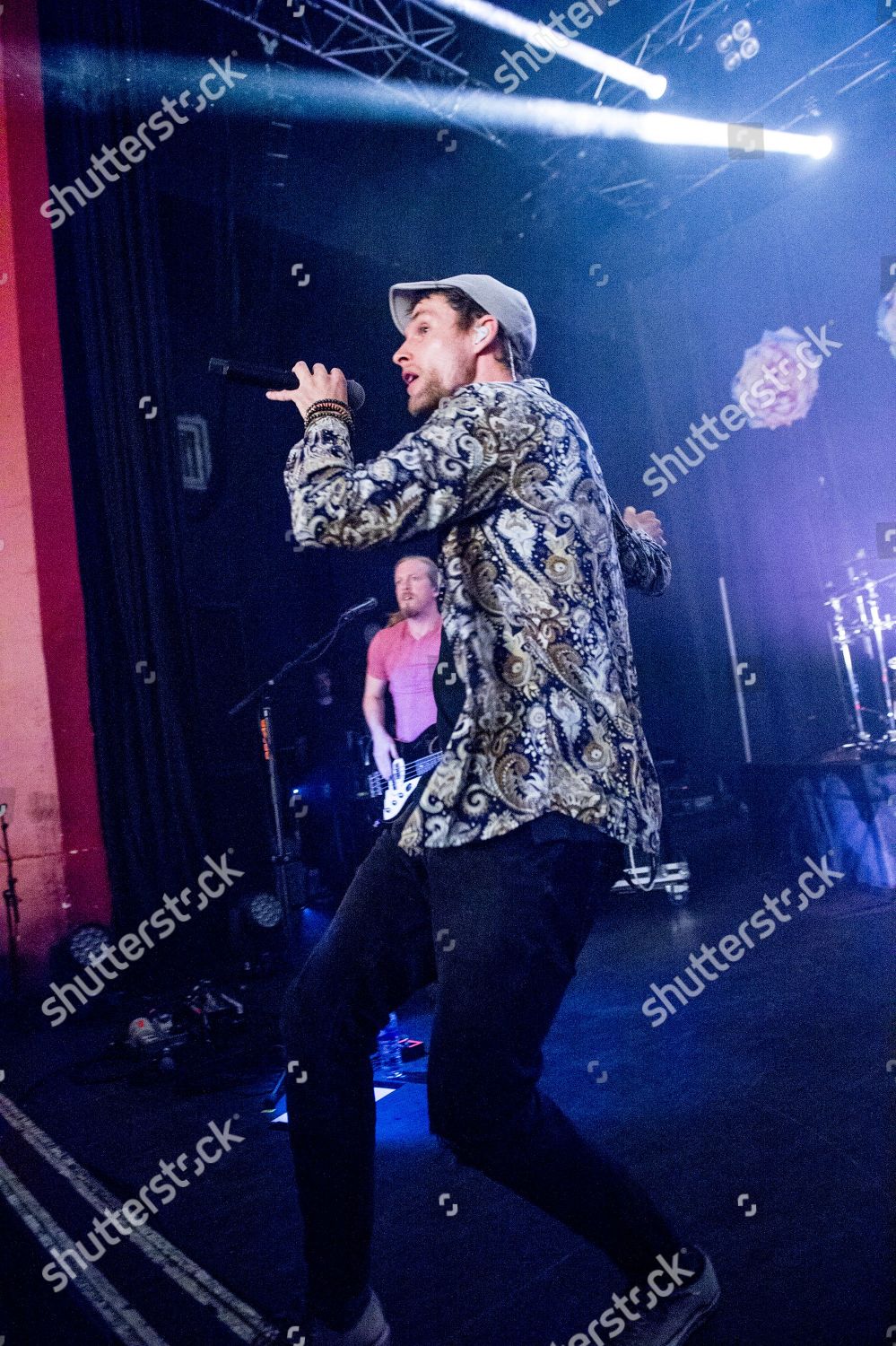walking on cars concert 2019
