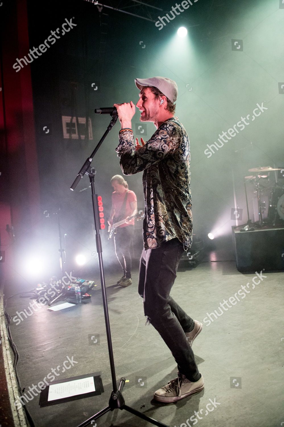 walking on cars concert 2019