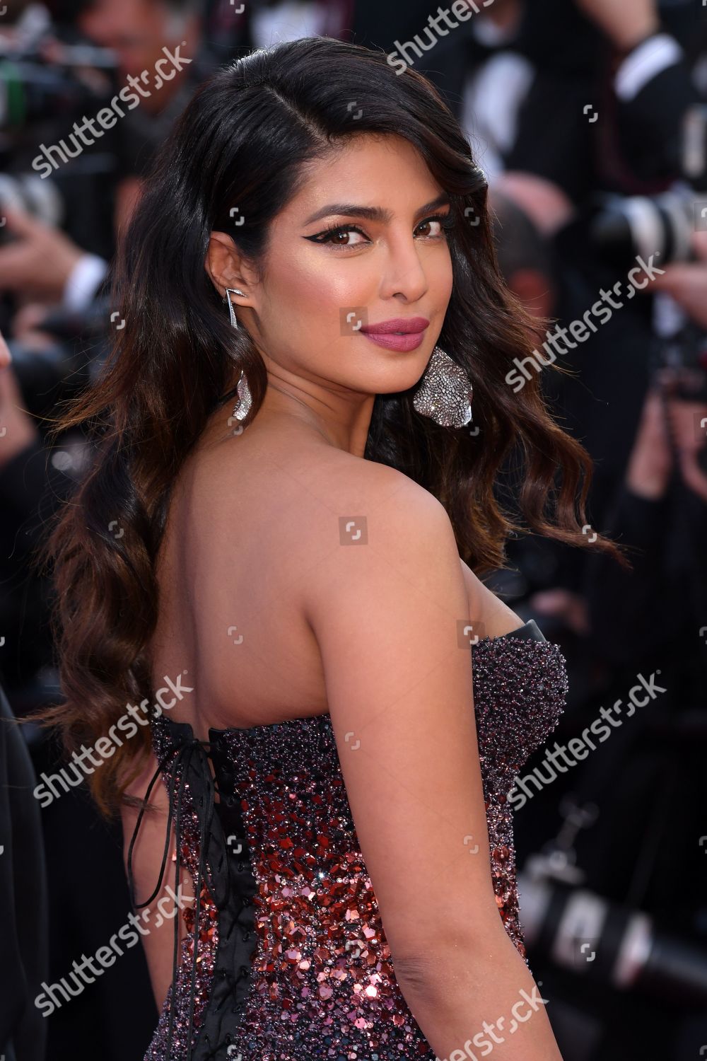 [Image: rocketman-premiere-72nd-cannes-film-fest...8453cl.jpg]