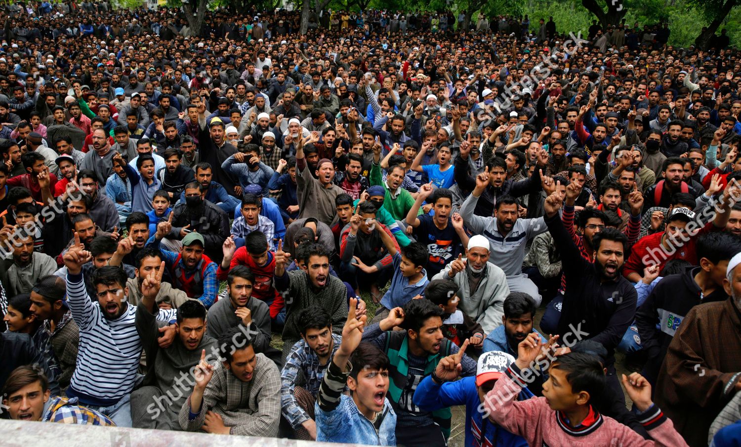 Kashmiri Villagers Shout Slogans Attend Funeral Editorial Stock Photo ...