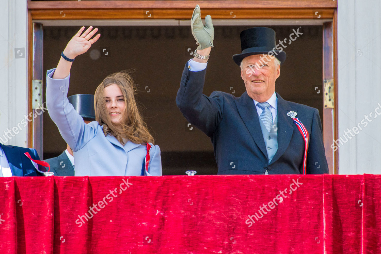 national-day-celebrations-the-royal-palace-oslo-norway-shutterstock-editorial-10239768aj.jpg