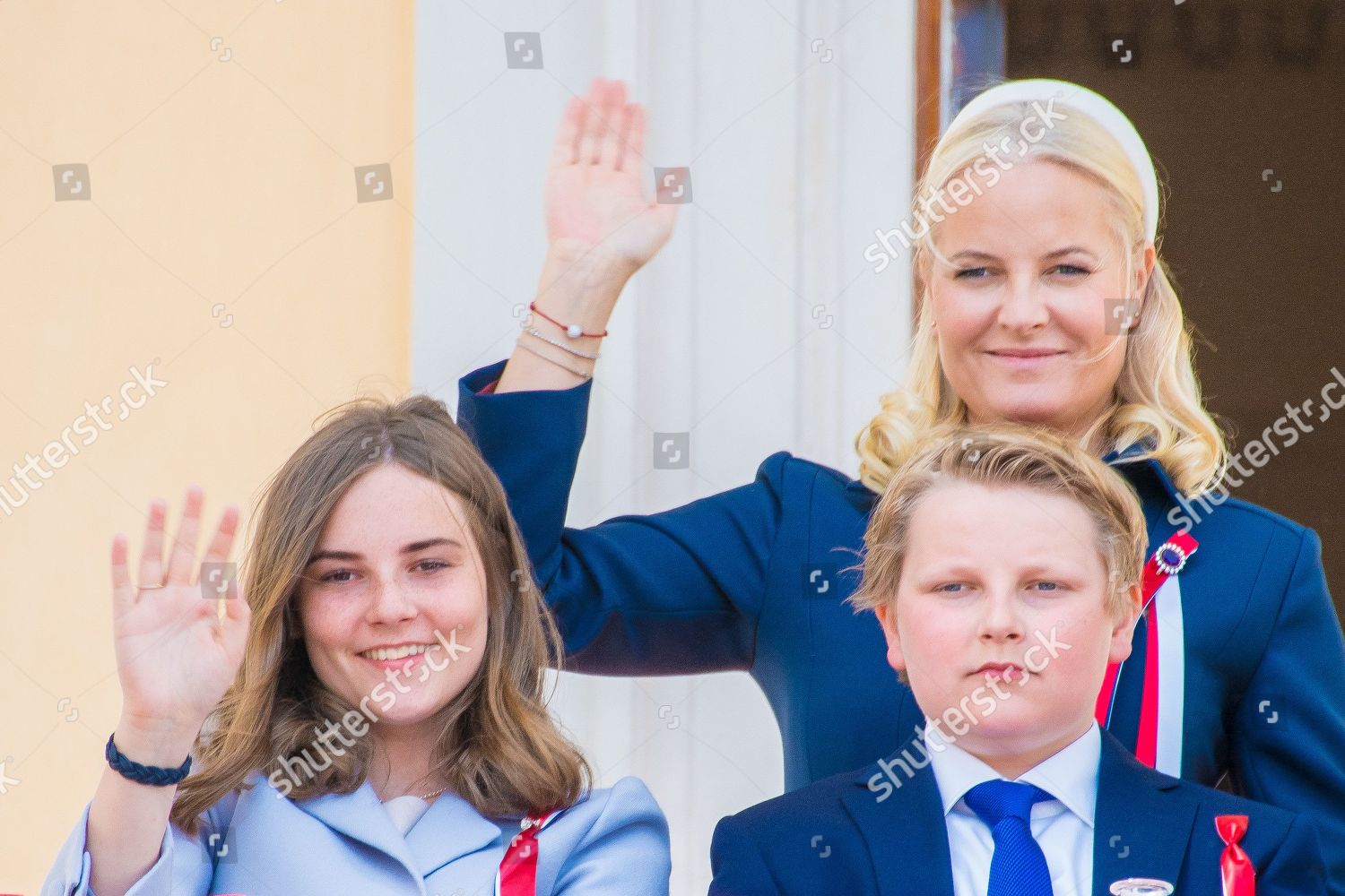 national-day-celebrations-the-royal-palace-oslo-norway-shutterstock-editorial-10239768q.jpg