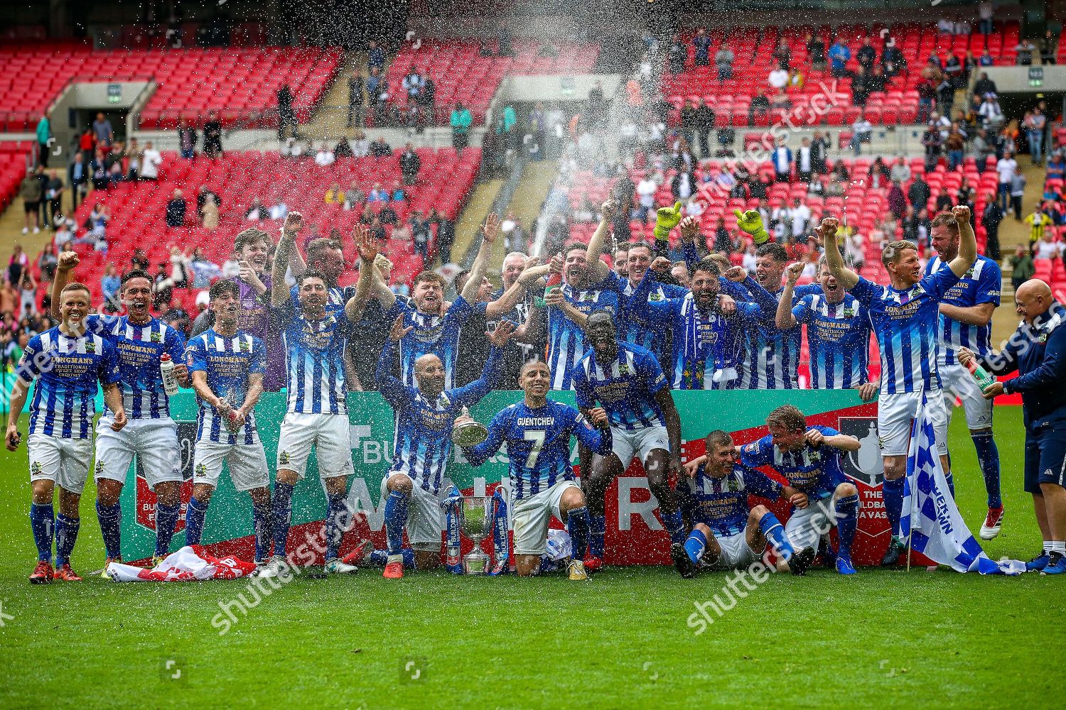 Chertsey Town Celebrate Winning Fa Vase Final Editorial Stock