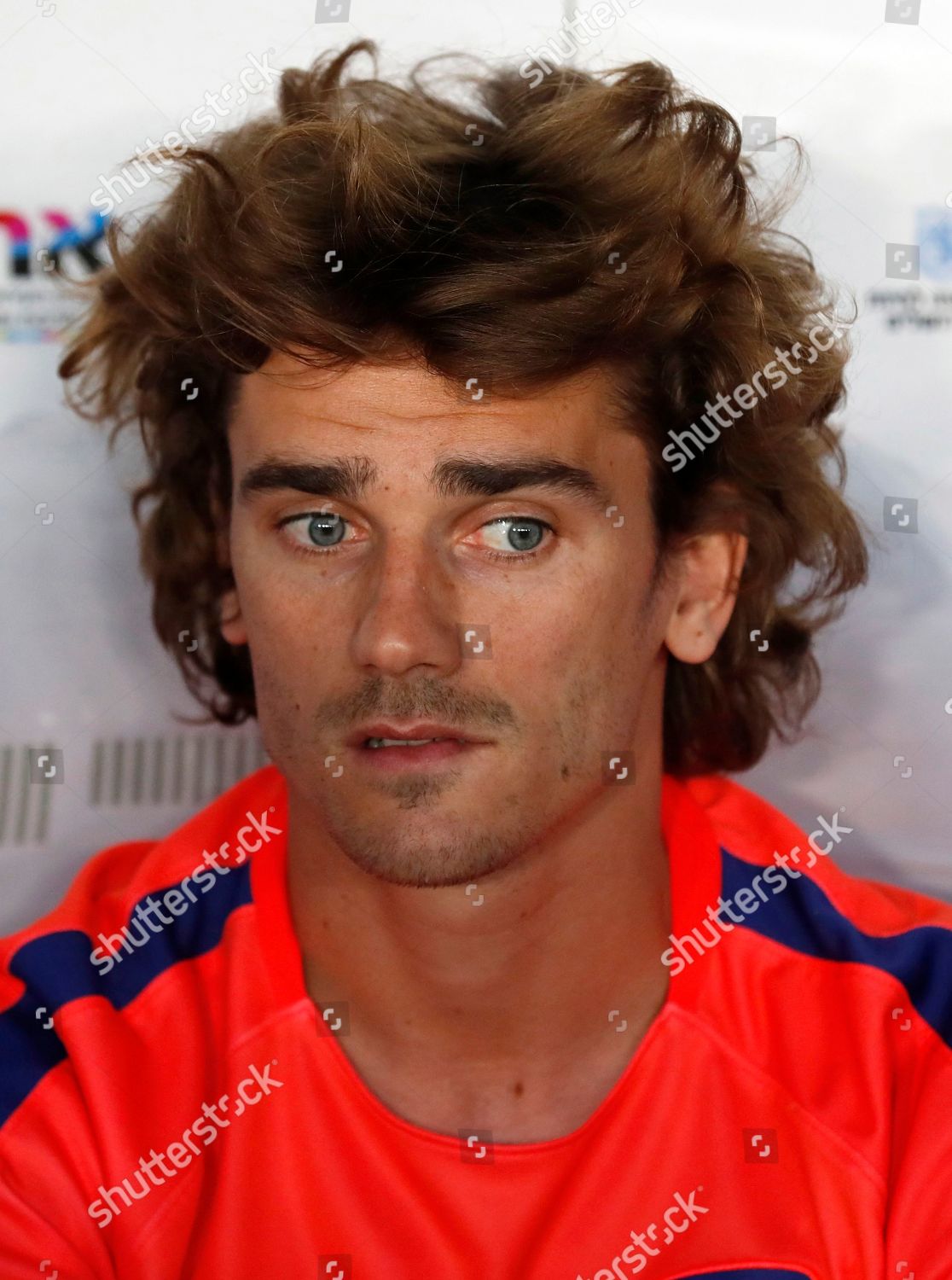 Antoine Griezmann Atletico Madrid Sits On Bench Redaktionelles Stockfoto Stockbild Shutterstock