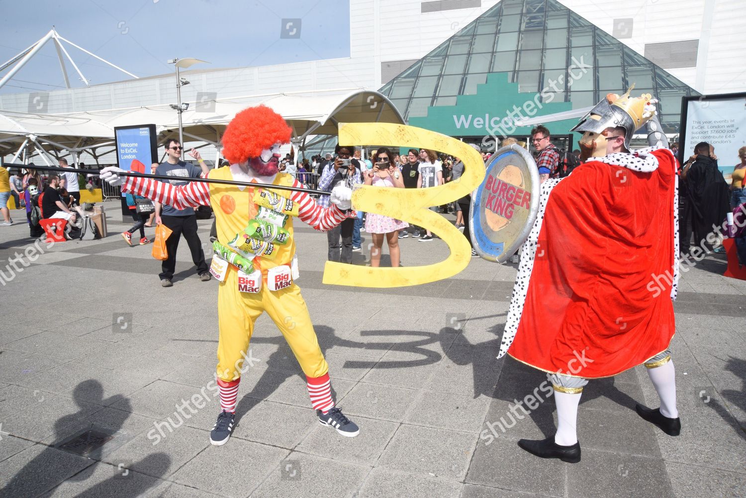 RONALD MCDONALD VS BURGER KING Editorial Stock Photo - Stock Image ...