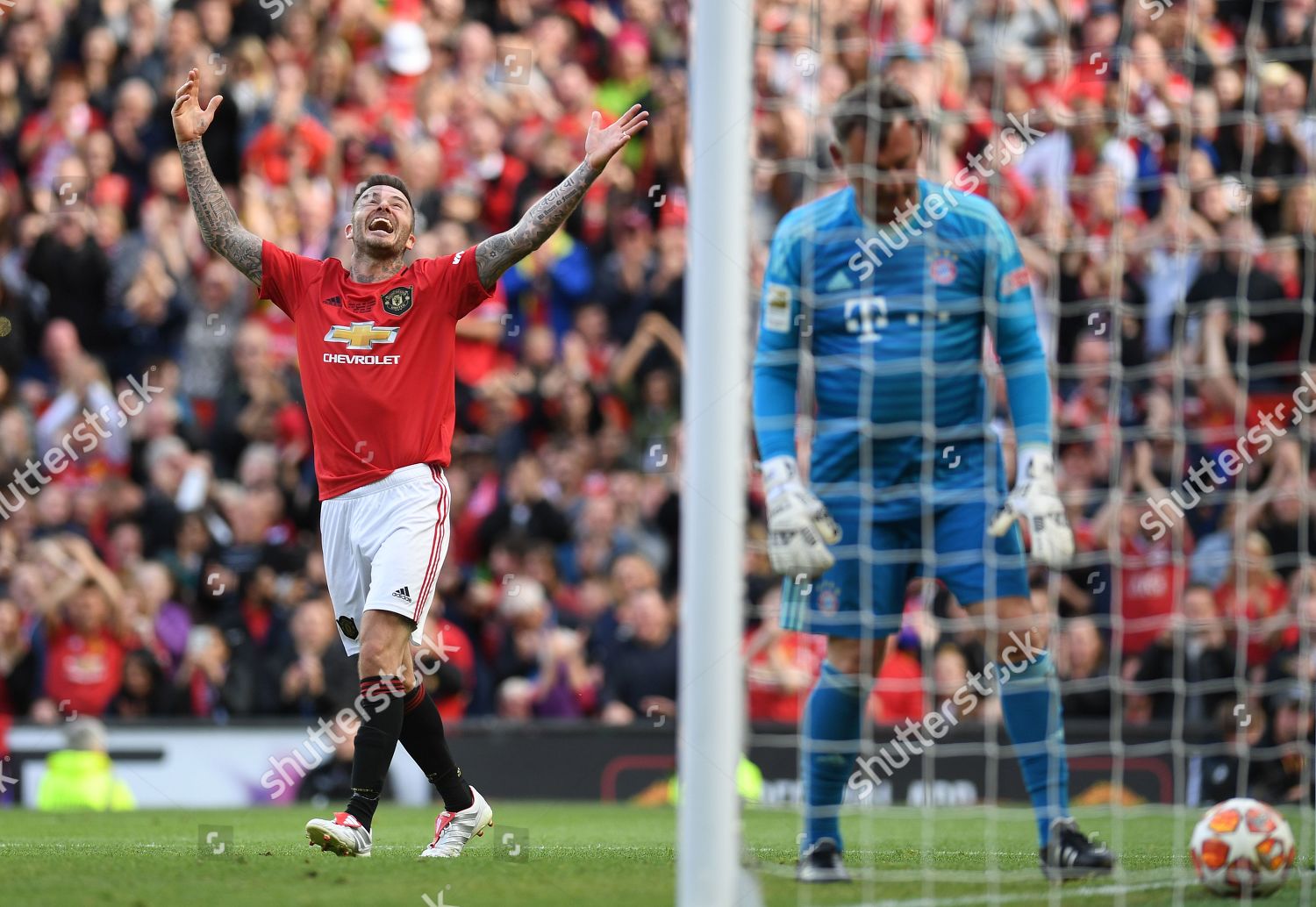 David Beckham Manchester United Celebrates After Editorial Stock Photo ...