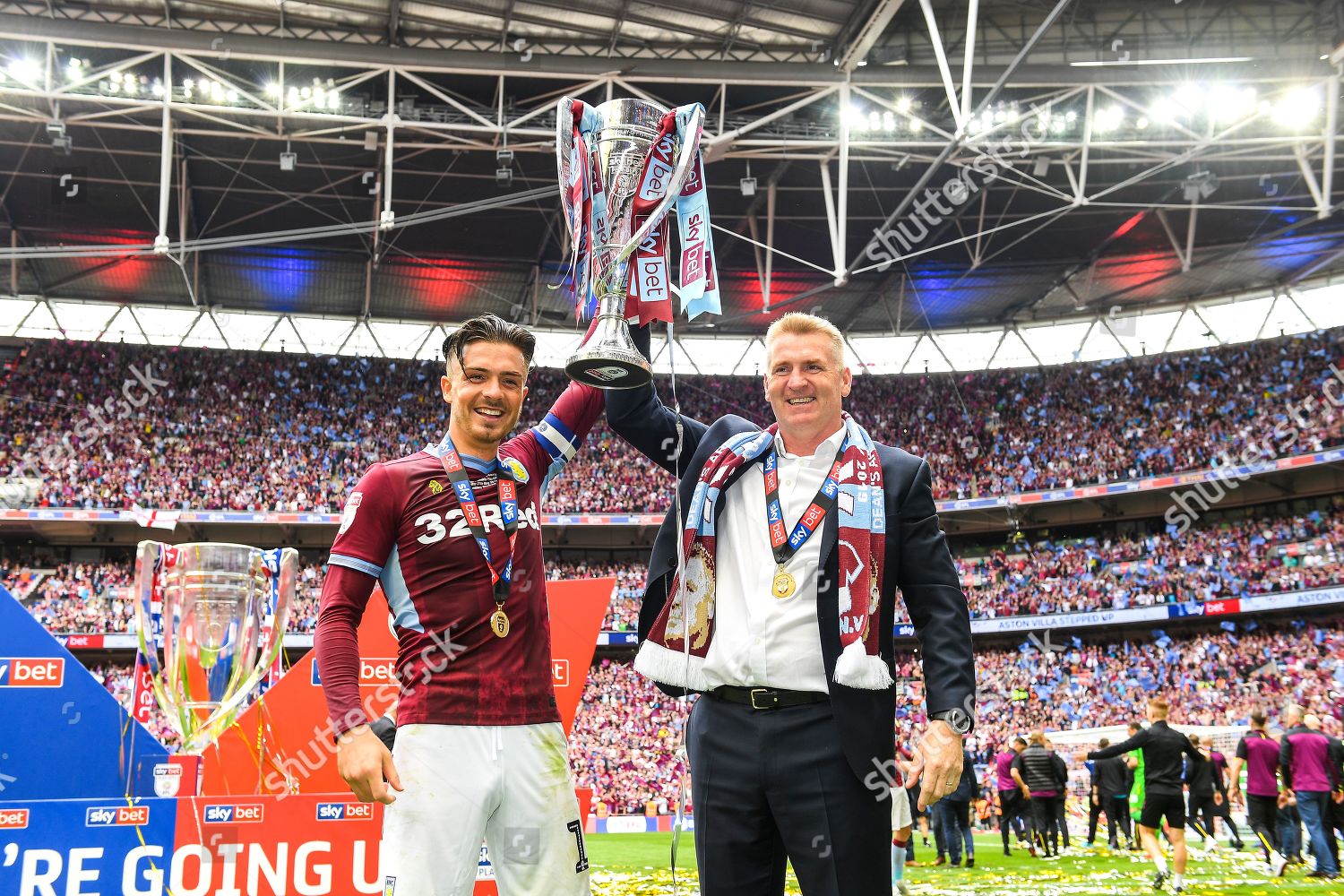 Dean smith e jack grealish foto de stock editorial. Imagem de liga