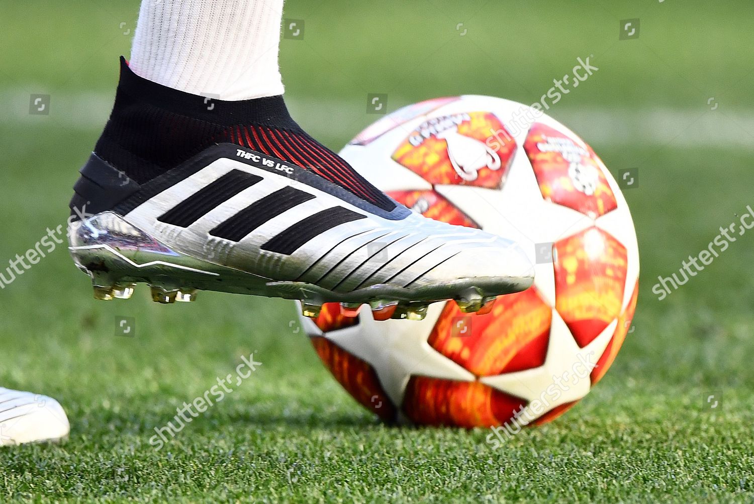 damnificados Inflar escolta Adidas Boots Dele Alli Tottenham Hotspur - Foto de stock de contenido  editorial: imagen de stock | Shutterstock