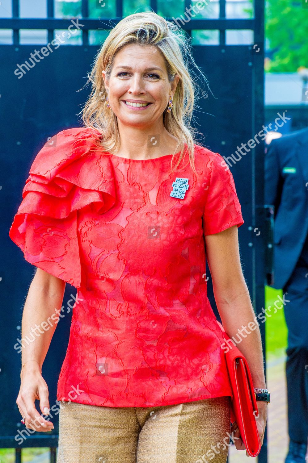 queen-maxima-signing-the-more-music-covenant-in-the-classroom-drenthe-the-netherlands-shutterstock-editorial-10317631ak.jpg