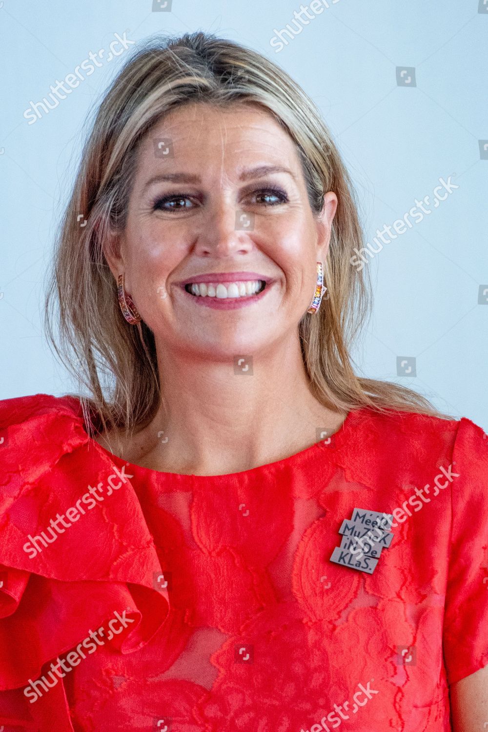 queen-maxima-signing-the-more-music-covenant-in-the-classroom-drenthe-the-netherlands-shutterstock-editorial-10317631s.jpg